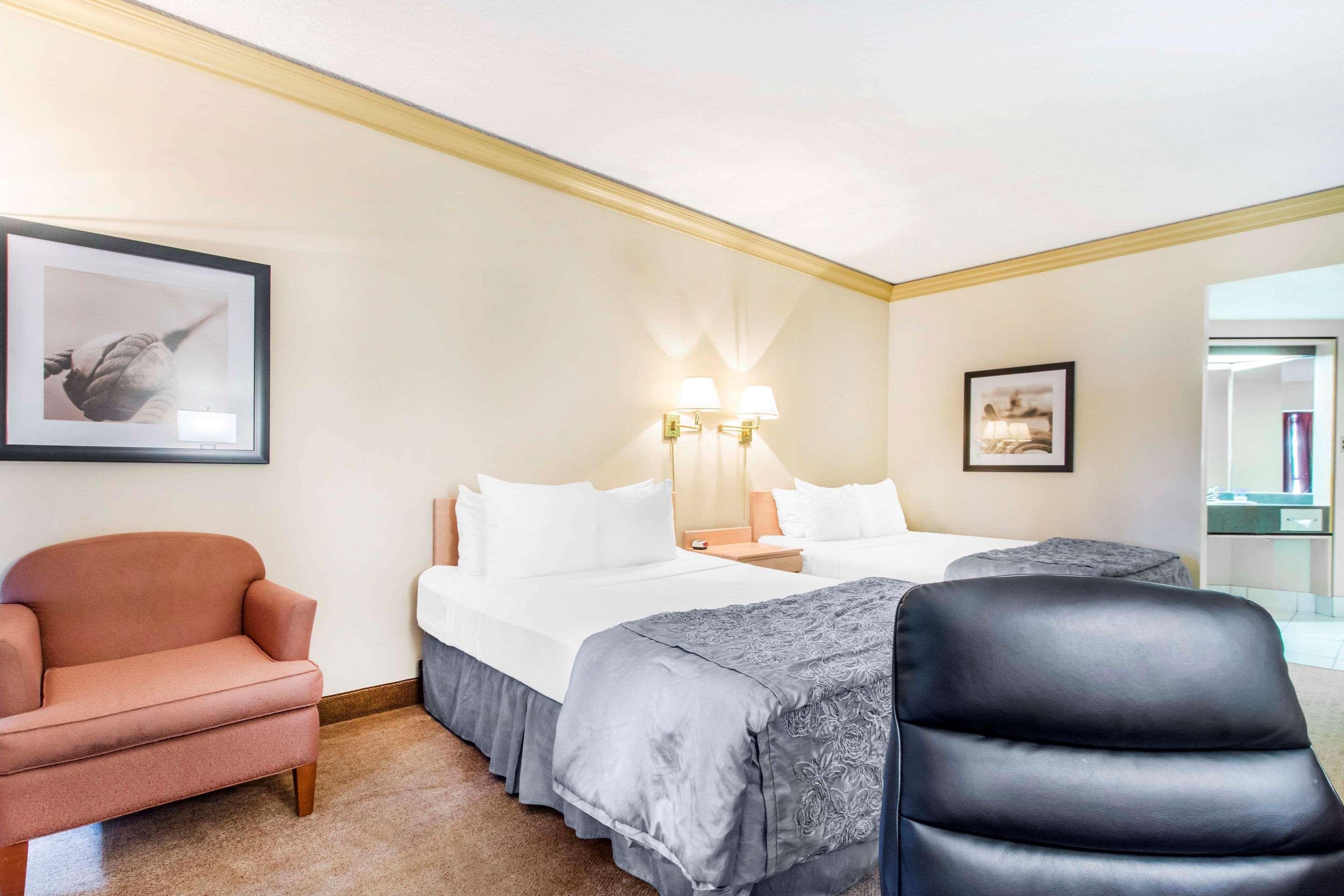 Travelodge By Wyndham Trois-Rivières エクステリア 写真
