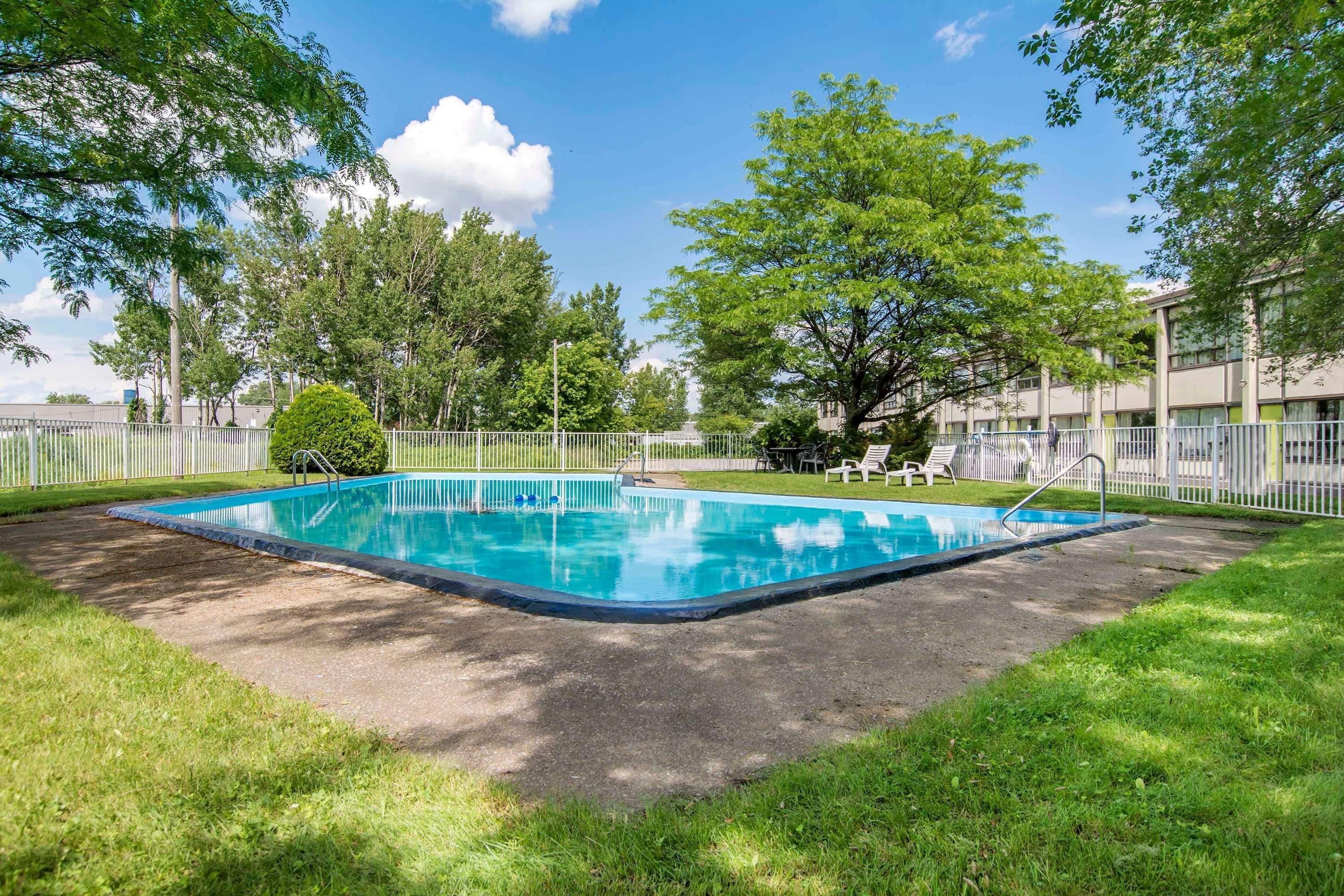 Travelodge By Wyndham Trois-Rivières エクステリア 写真