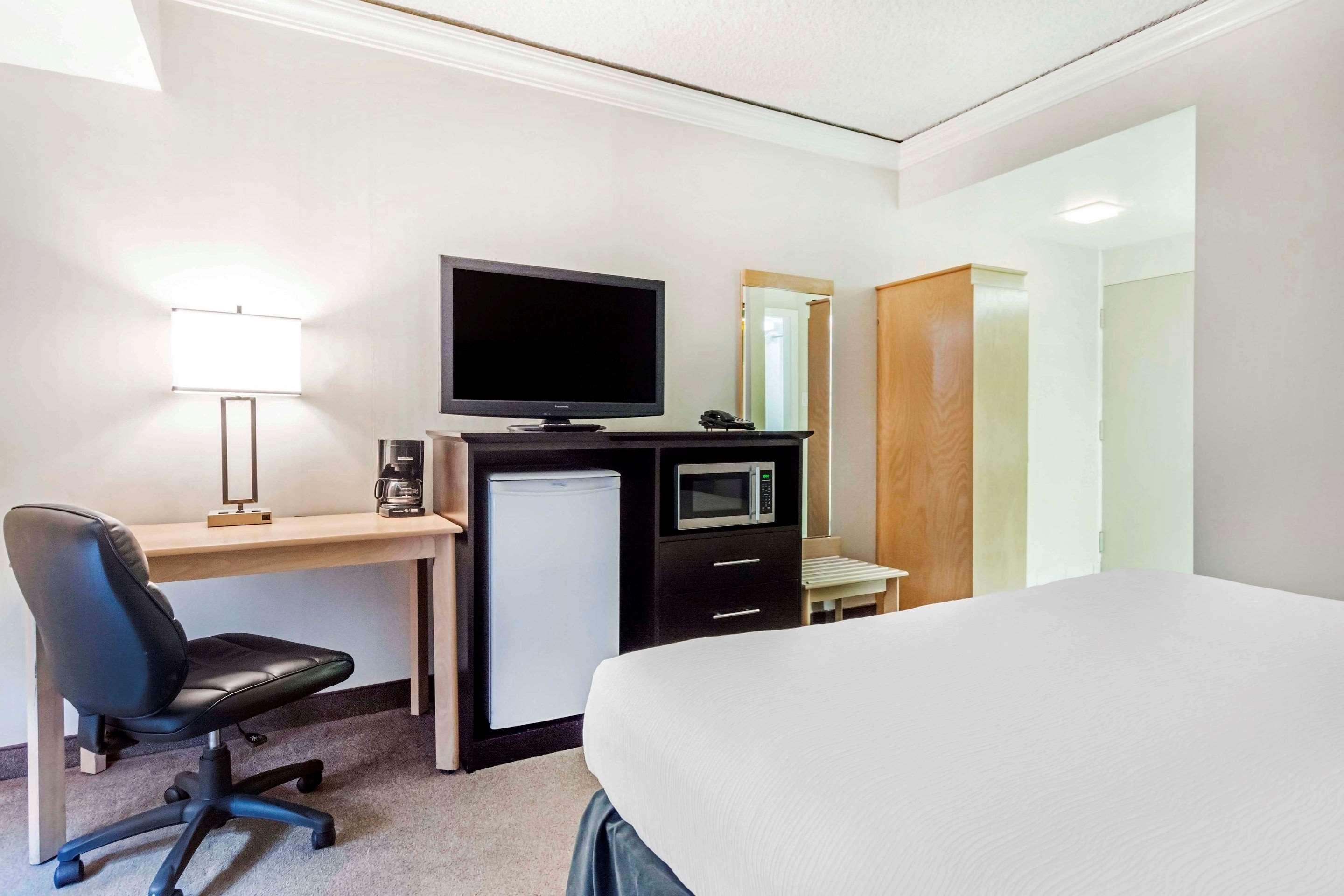 Travelodge By Wyndham Trois-Rivières エクステリア 写真