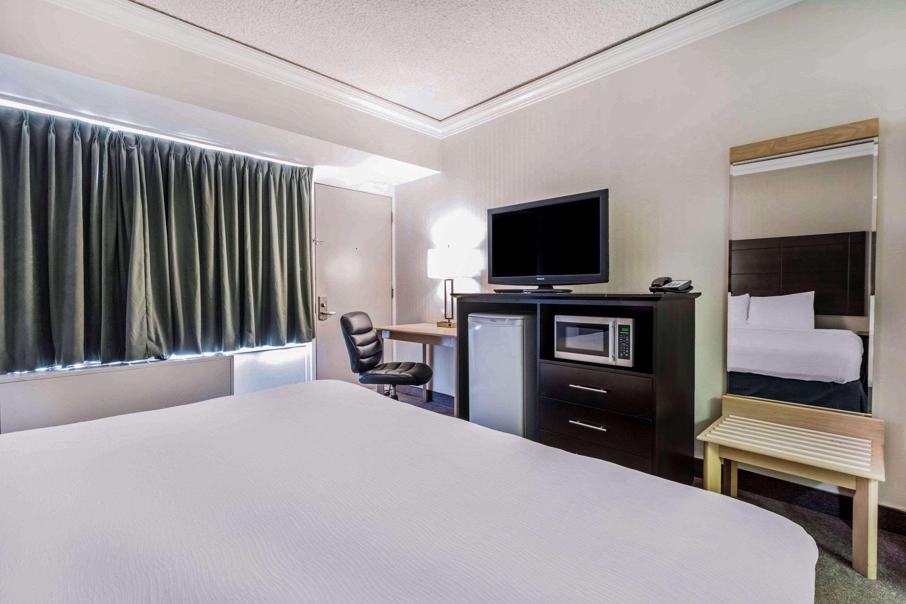Travelodge By Wyndham Trois-Rivières エクステリア 写真