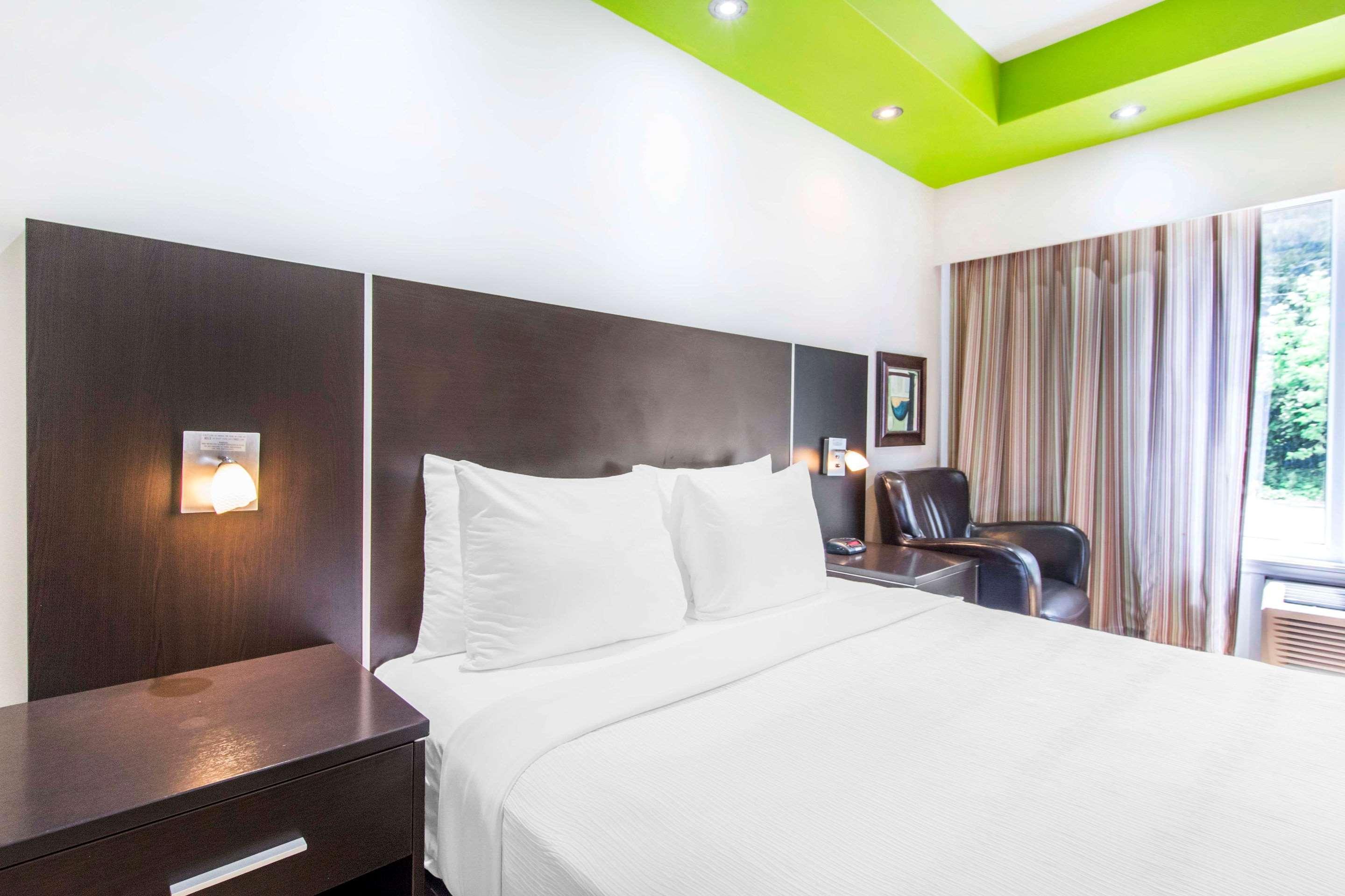 Travelodge By Wyndham Trois-Rivières エクステリア 写真
