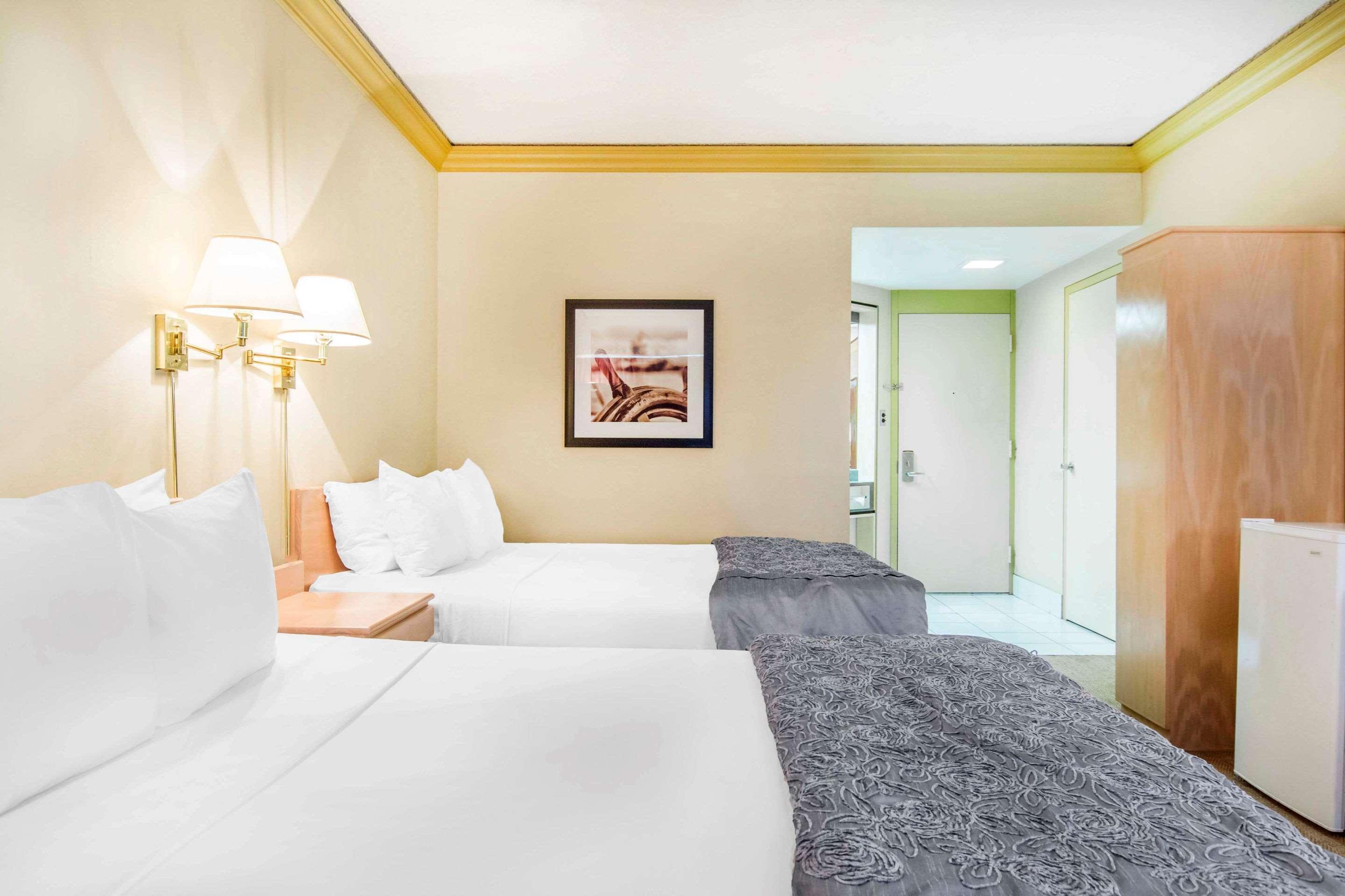Travelodge By Wyndham Trois-Rivières エクステリア 写真