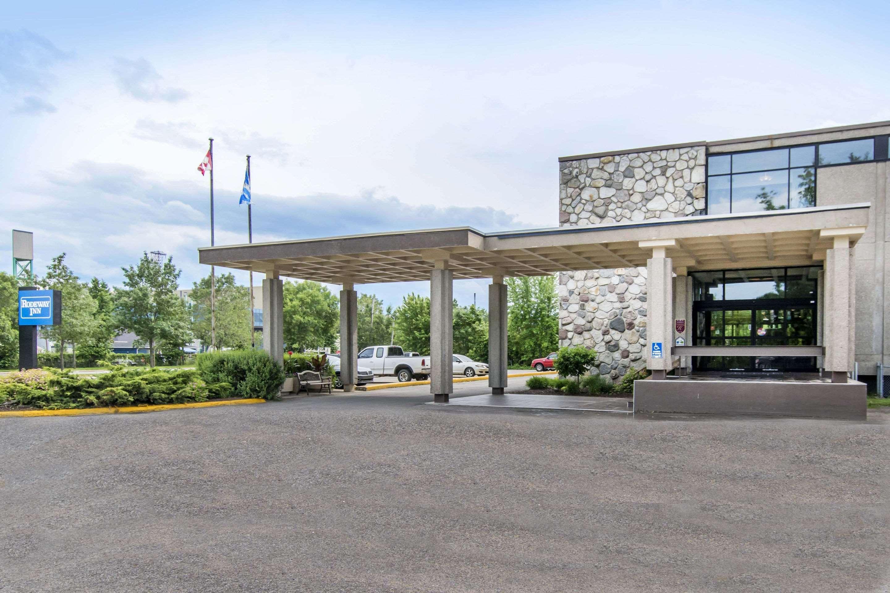Travelodge By Wyndham Trois-Rivières エクステリア 写真