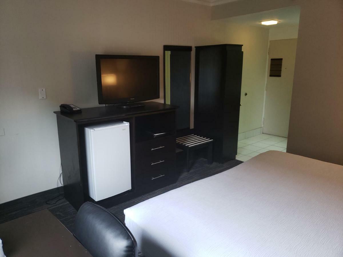 Travelodge By Wyndham Trois-Rivières エクステリア 写真